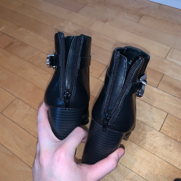 [7]👢NWOT - F21 buckled cutout booties - Picture 8 of 13